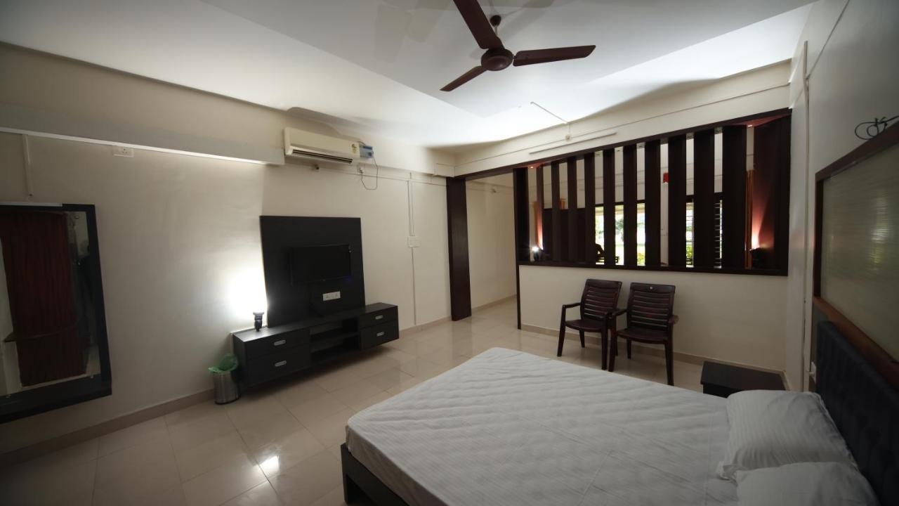 Ashtamudi Lake Garden Resorts Kollam Extérieur photo